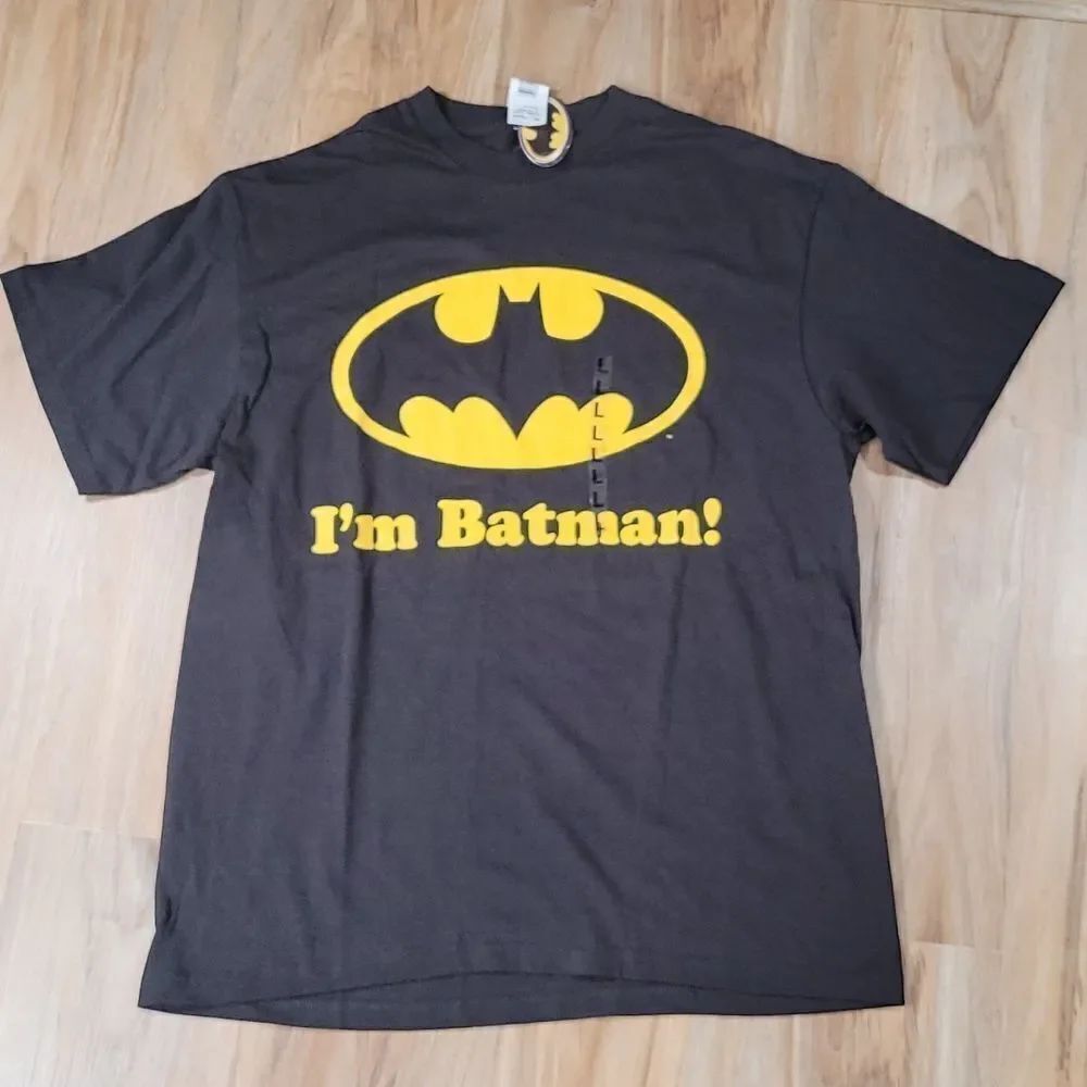 💜NWT DC Comics Black & Yellow "I'm Batman" Short Sleeve Tshirt Large